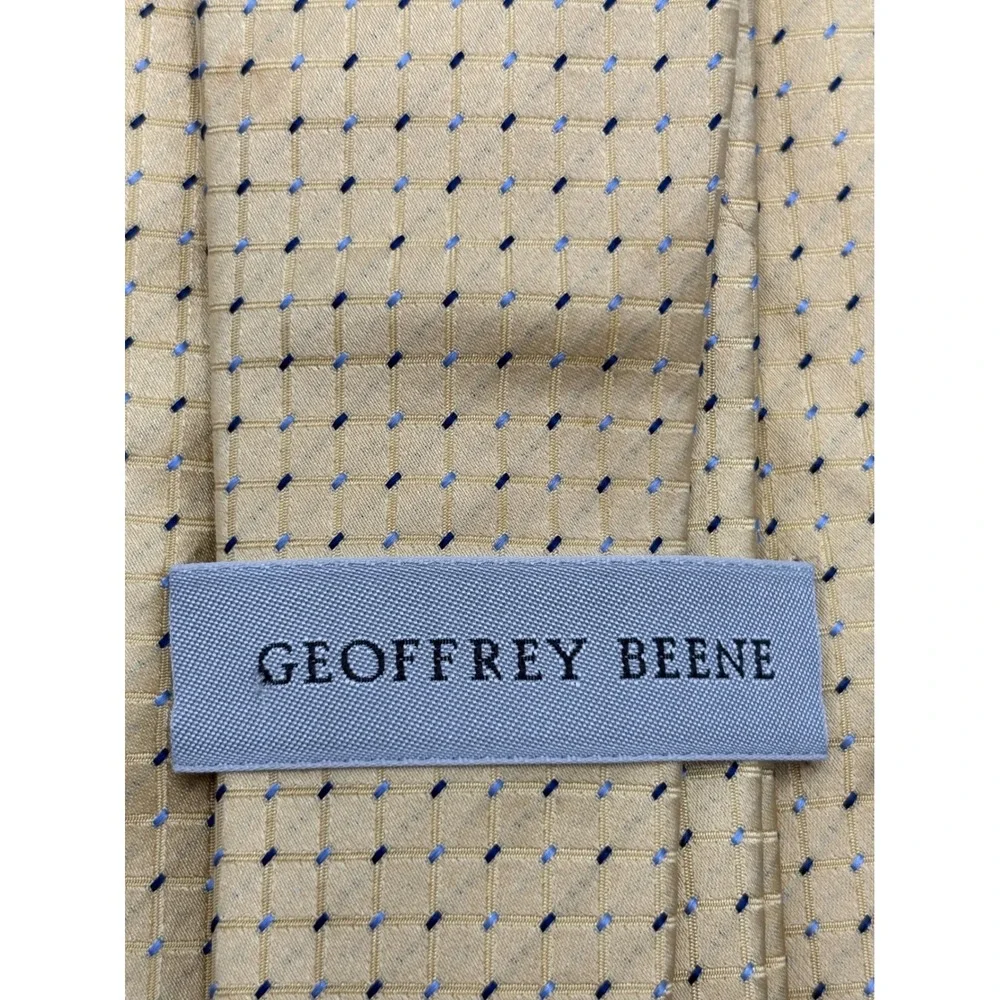 Geoffrey Beene Men's 100% Silk Tie Gold Champagne Blue Geometric Grid Necktie